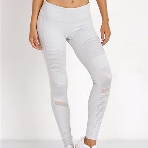 Alo Yoga Moto leggings size Xs